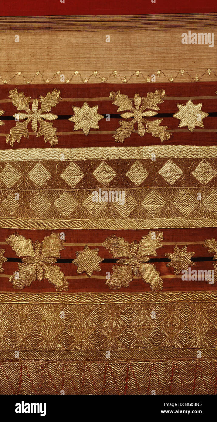 Detail der zeremoniellen Kostüm gewebt mit gold und metallischen Gewinde aus der Sammlung des Regent aus Süd-Sumatra, Indonesien, Asien Stockfoto