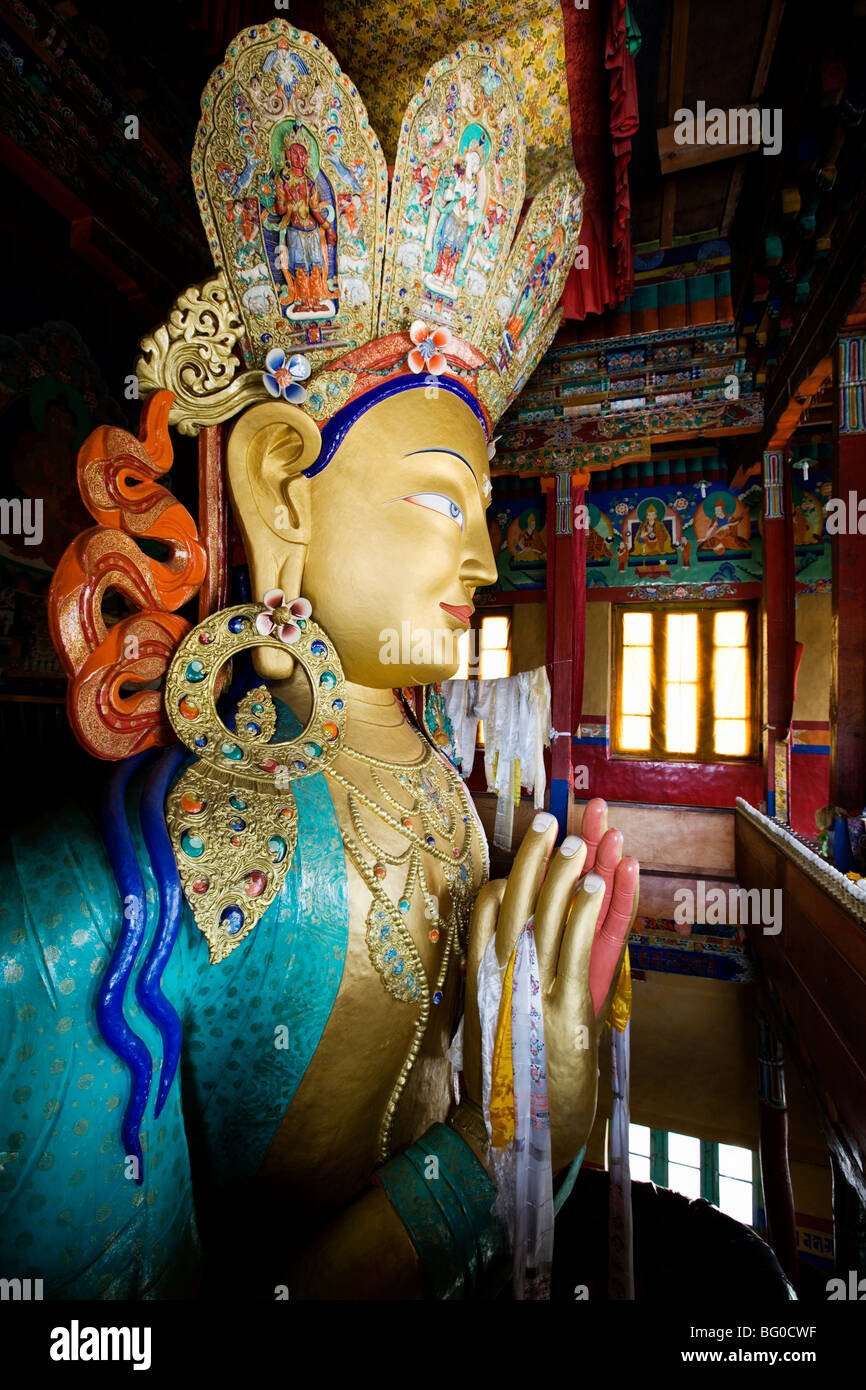 Riesige Statue von Buddha in Thikse Kloster (tibetisch-buddhistischen Kloster oder Gompa) in Ladakh, indischen Himalaya. Stockfoto