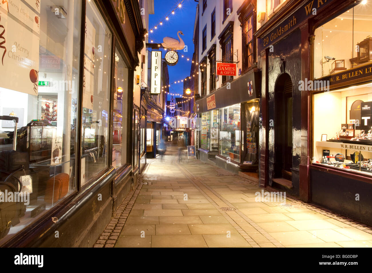 Late-Night Weihnachts-shopping in der Schwan-Lane in Norwich City Centre Stockfoto