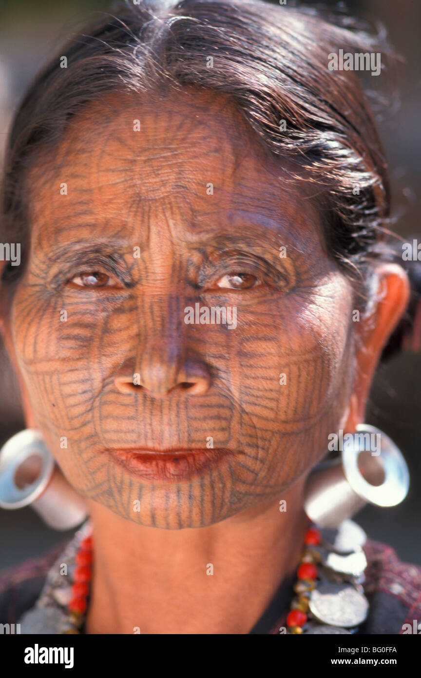 Kinn Frau mit Spinnennetz Tattoo, Chin-Staat, Myanmar (Burma), Asien Stockfoto