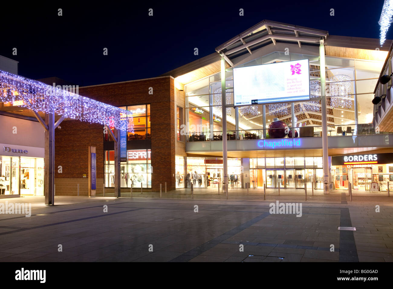Chapelfield indoor-Einkaufszentrum, die zu Weihnachten in Norwich City Centre beleuchtet Stockfoto