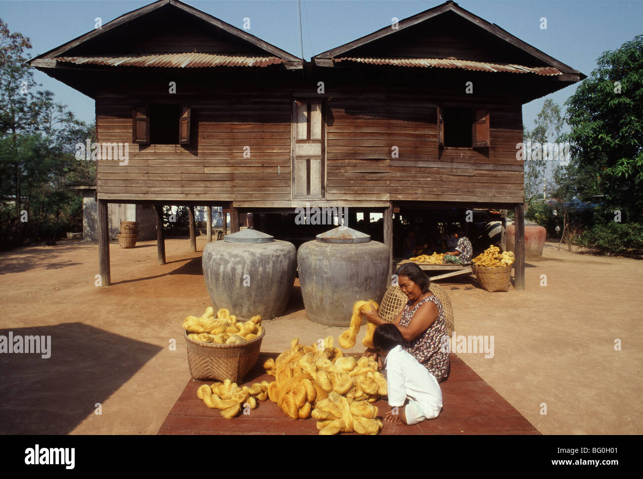 Seidenproduktion in einem Dorf in Korat, Thailand, Südostasien, Asien Stockfoto