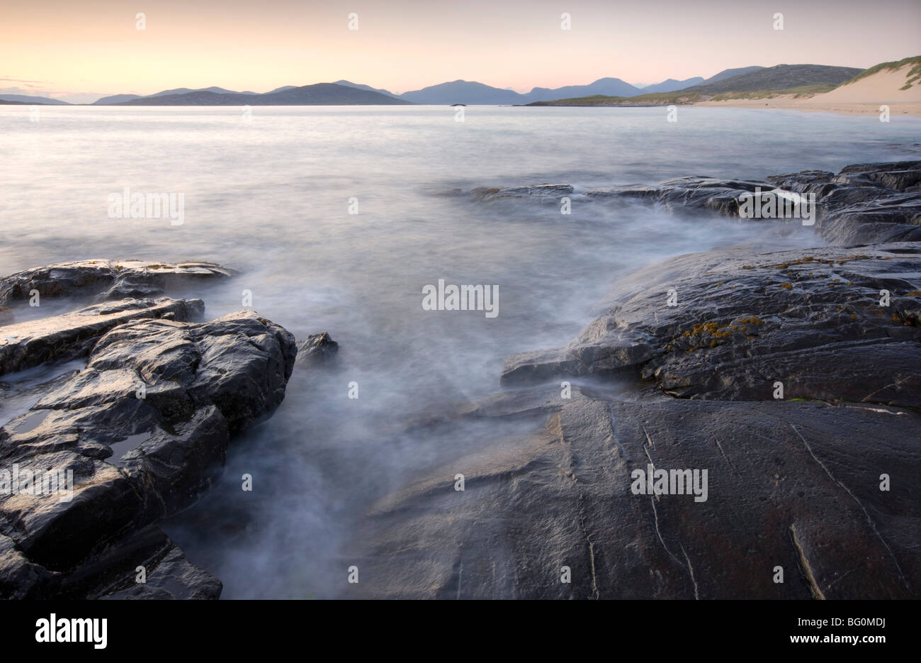 Z. und North Harris von der felsigen Küste bei Borve, Isle of Harris, äußeren Hebriden, Schottland, UK Stockfoto