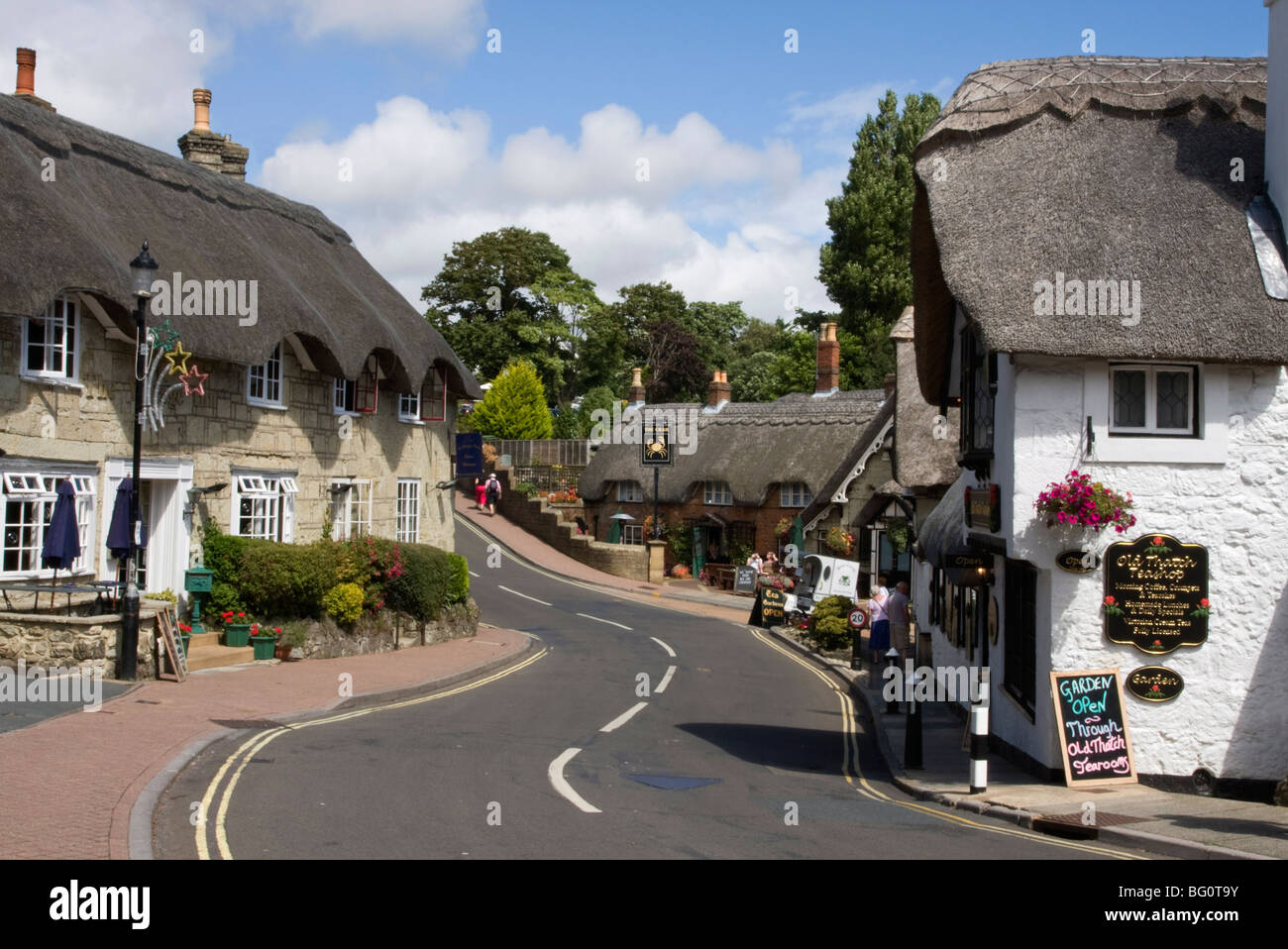 Reetgedeckte Häuser, Teeladen und Pub, Shanklin, Isle Of Wight, England, Vereinigtes Königreich, Europa Stockfoto