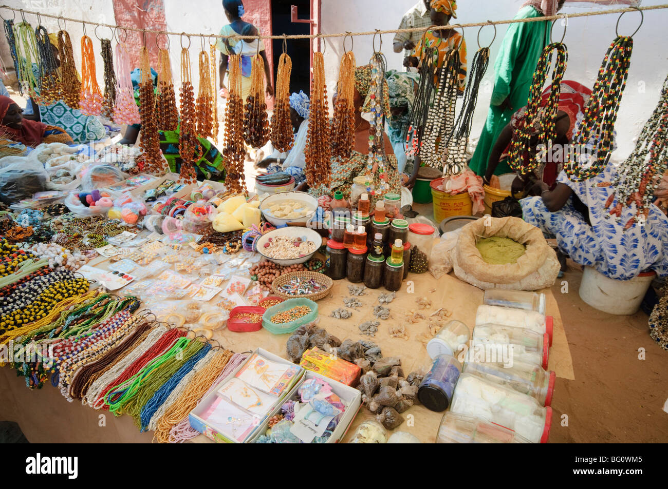 Markt am Ngueniene, in der Nähe von Mbour, Senegal, Westafrika, Afrika Stockfoto