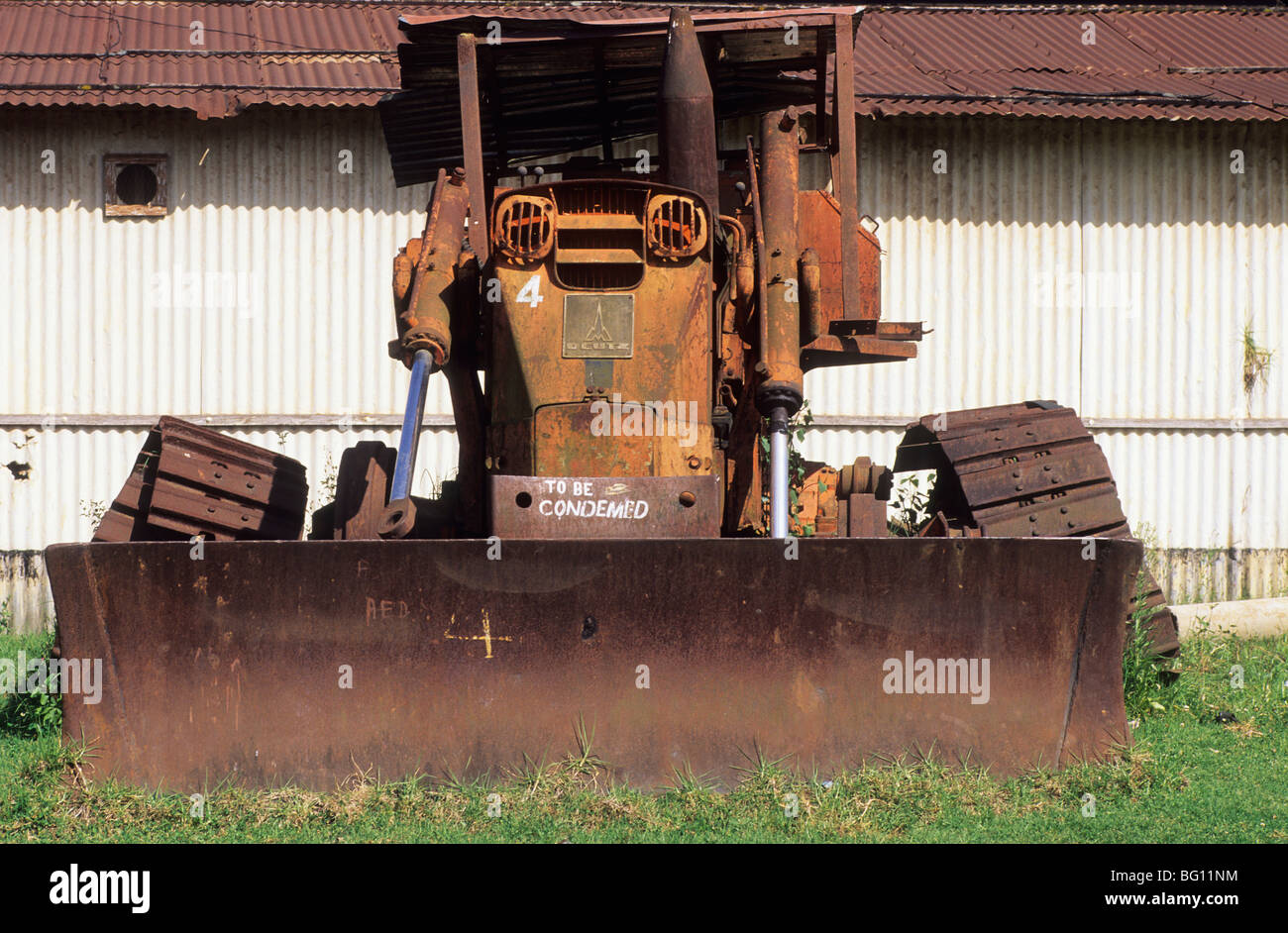 Eine Planierraupe, die ist zu verurteilen in Ooty, Indien Stockfoto