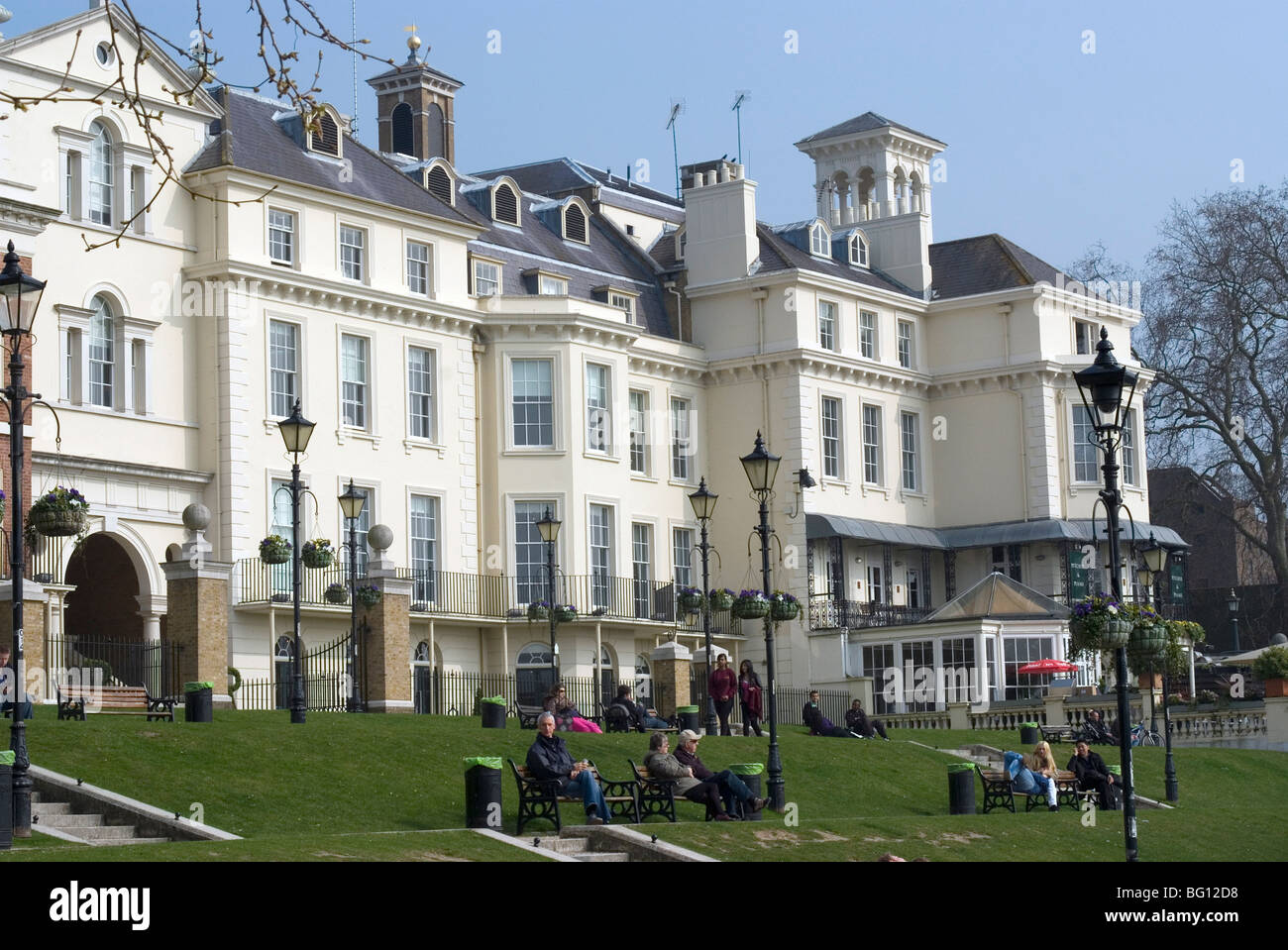 Gebäude auf Wasser-Lane, in der Nähe der Themse, Richmond, Surrey, England, Vereinigtes Königreich, Europa Stockfoto