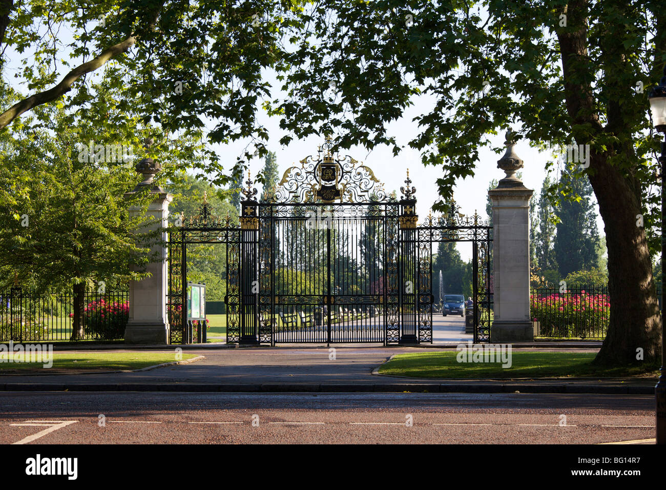 Queens Gate, Königin Marys Gärten, Regents Park, London, England, Vereinigtes Königreich, Europa Stockfoto