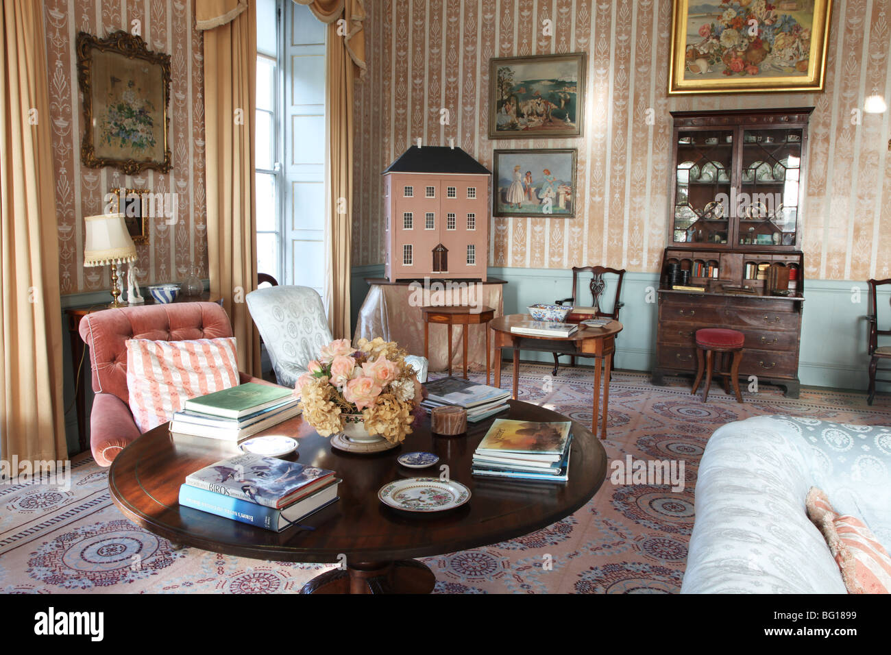 Der Rosa Salon, Enniscoe Haus, georgianischen Herrenhaus B & B, Co. Mayo, Irland Stockfoto