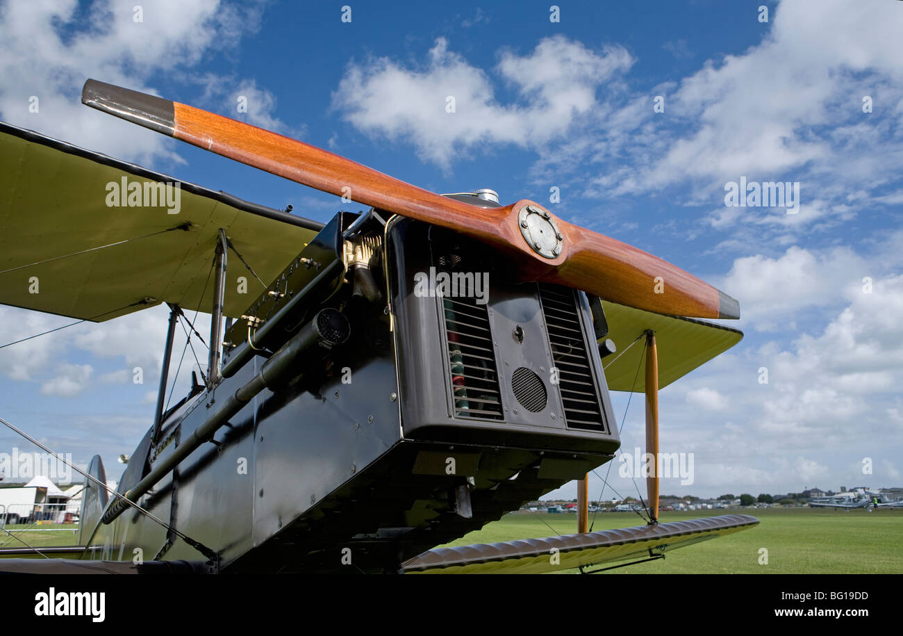 Replica Plant SE-5A1-Doppeldecker auf statischem Display am Flughafen Shoreham, West sussex, Großbritannien Stockfoto