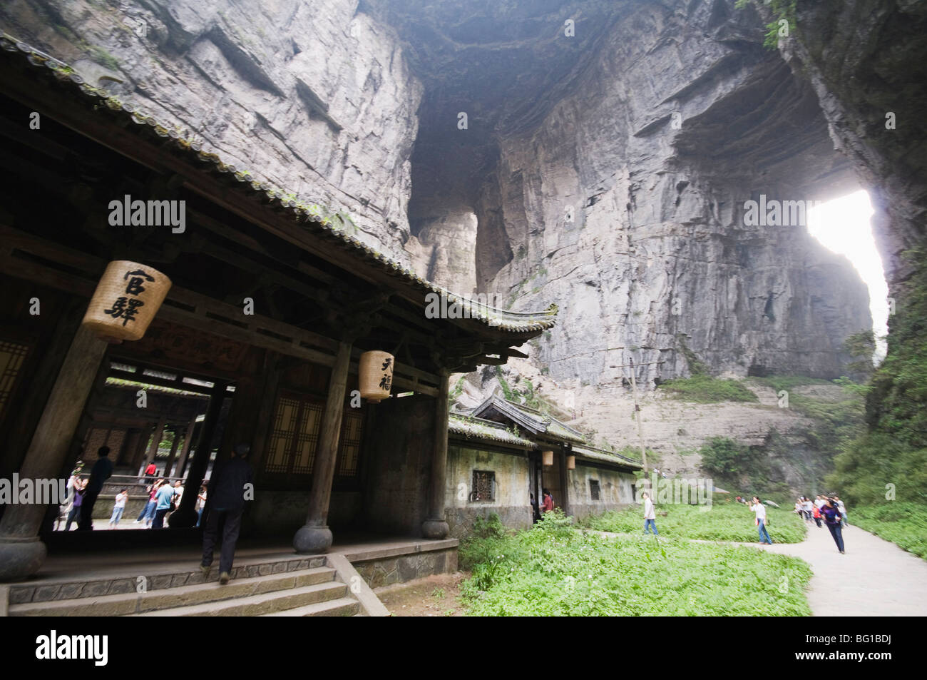 Tempelbau in Wulong Natural Rock Bridges, UNESCO-Weltkulturerbe, Chongqing Stadtbezirk, China, Asien Stockfoto