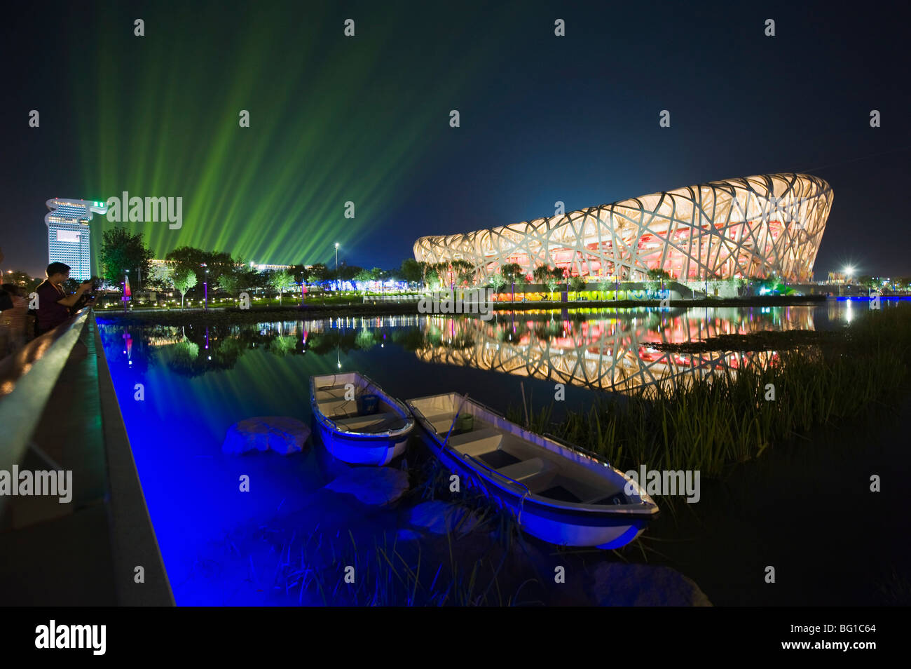 Eine Nacht Zeit Licht-Show im Birds Nest Nationalstadion während 2008 Olympische Spiele, Peking, China, Asien Stockfoto