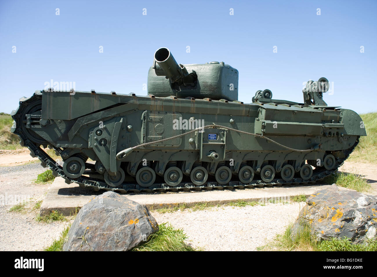 Churchill AVRE Armoured Vehicle Royal Engineers tank Memorial 7. kanadische Infanterie-Brigade Graye Sur Mer D Tag Juno Beach Stockfoto