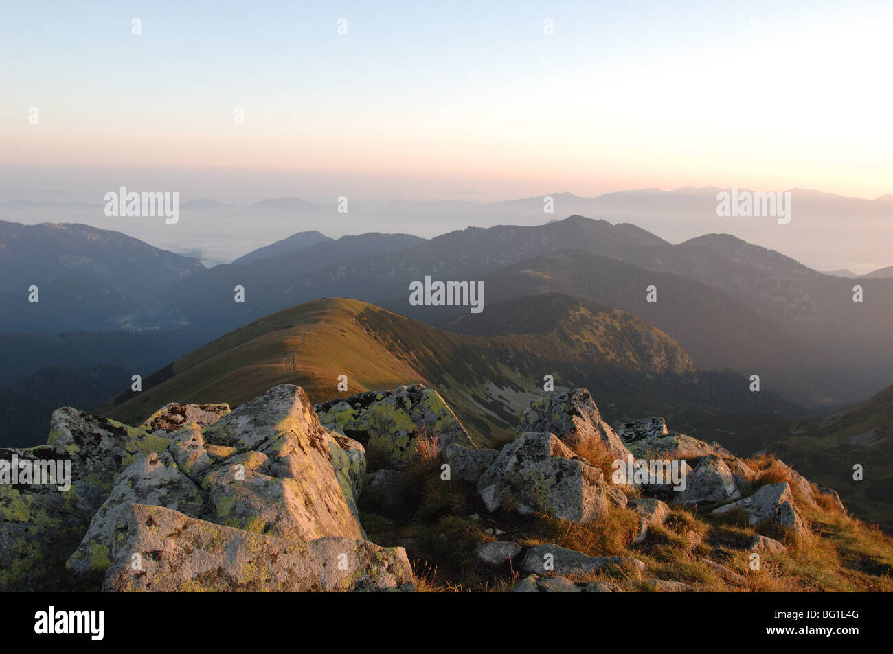 Blick nach Norden vom Dumbier Peak in der niedrigen hohe Tatra Slowakei Stockfoto