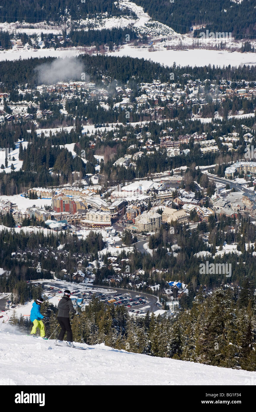 Skifahrer im Whistler Mountain Resort, Austragungsort der 2010 Olympischen Winterspiele, Britisch-Kolumbien, Kanada, Nordamerika Stockfoto