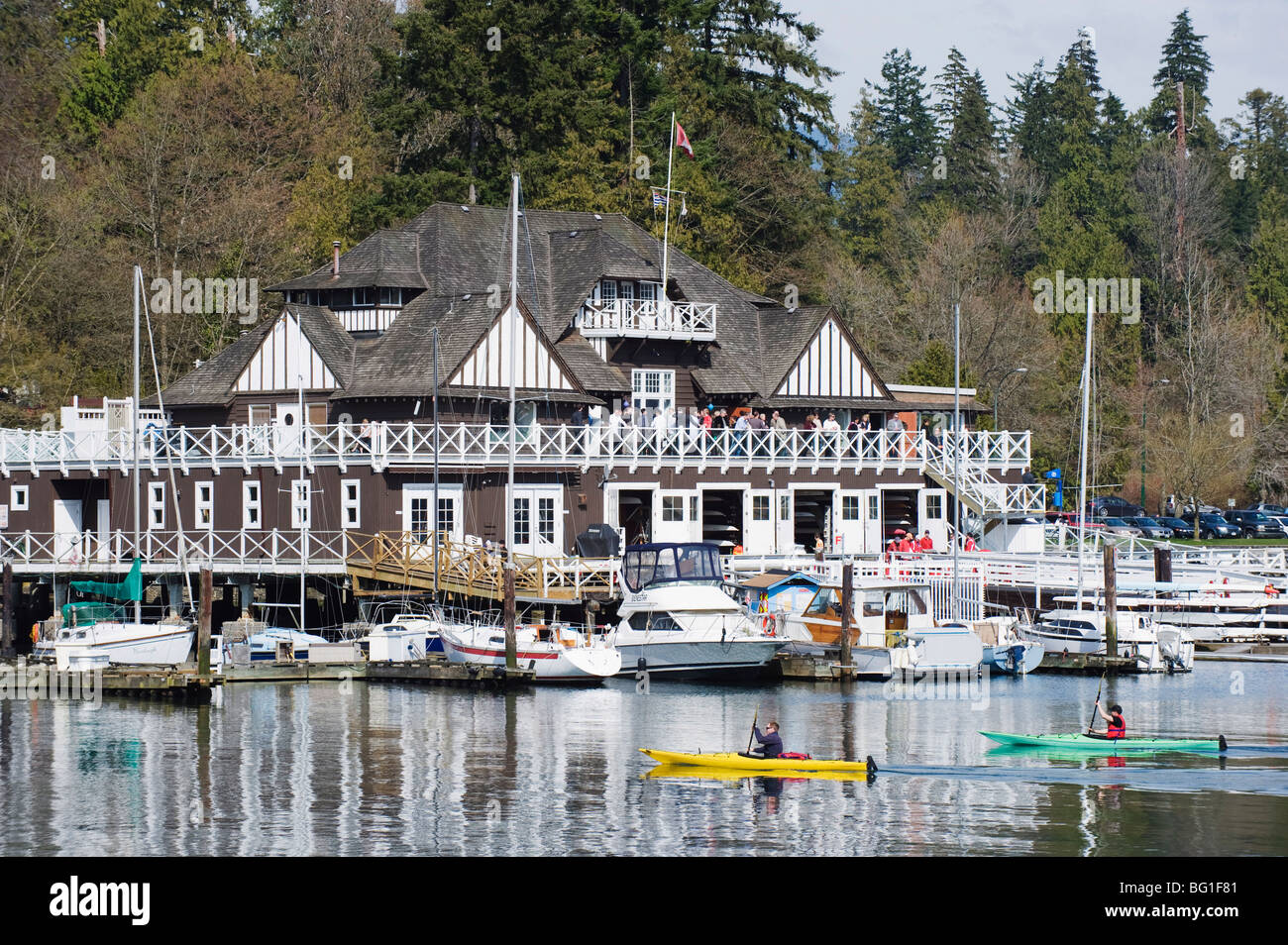 Kanuten im Vancouver Rowing Club, Coal Harbour, Vancouver British Columbia, Kanada, Nordamerika Stockfoto