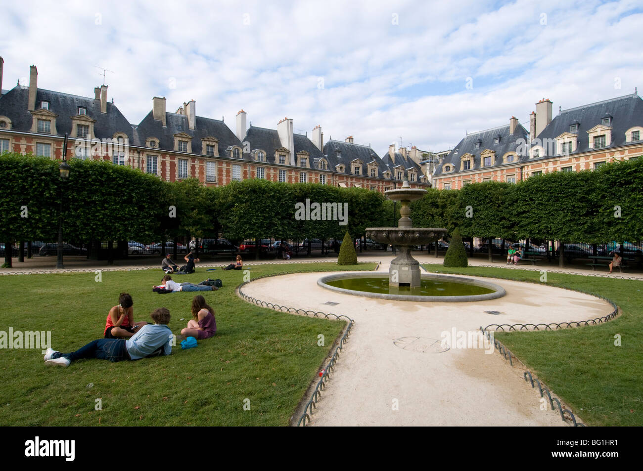 Place des Vosges, Stadtteil Marais, Paris, Frankreich, Europa Stockfoto