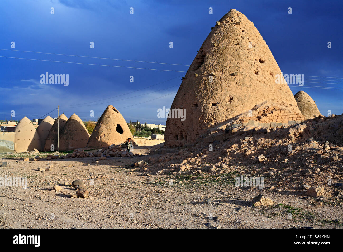 Dorf mit traditionellen Bienenstock Haus gebaut aus Backstein und Schlamm, Srouj Dorf, Syrien, Naher Osten Stockfoto