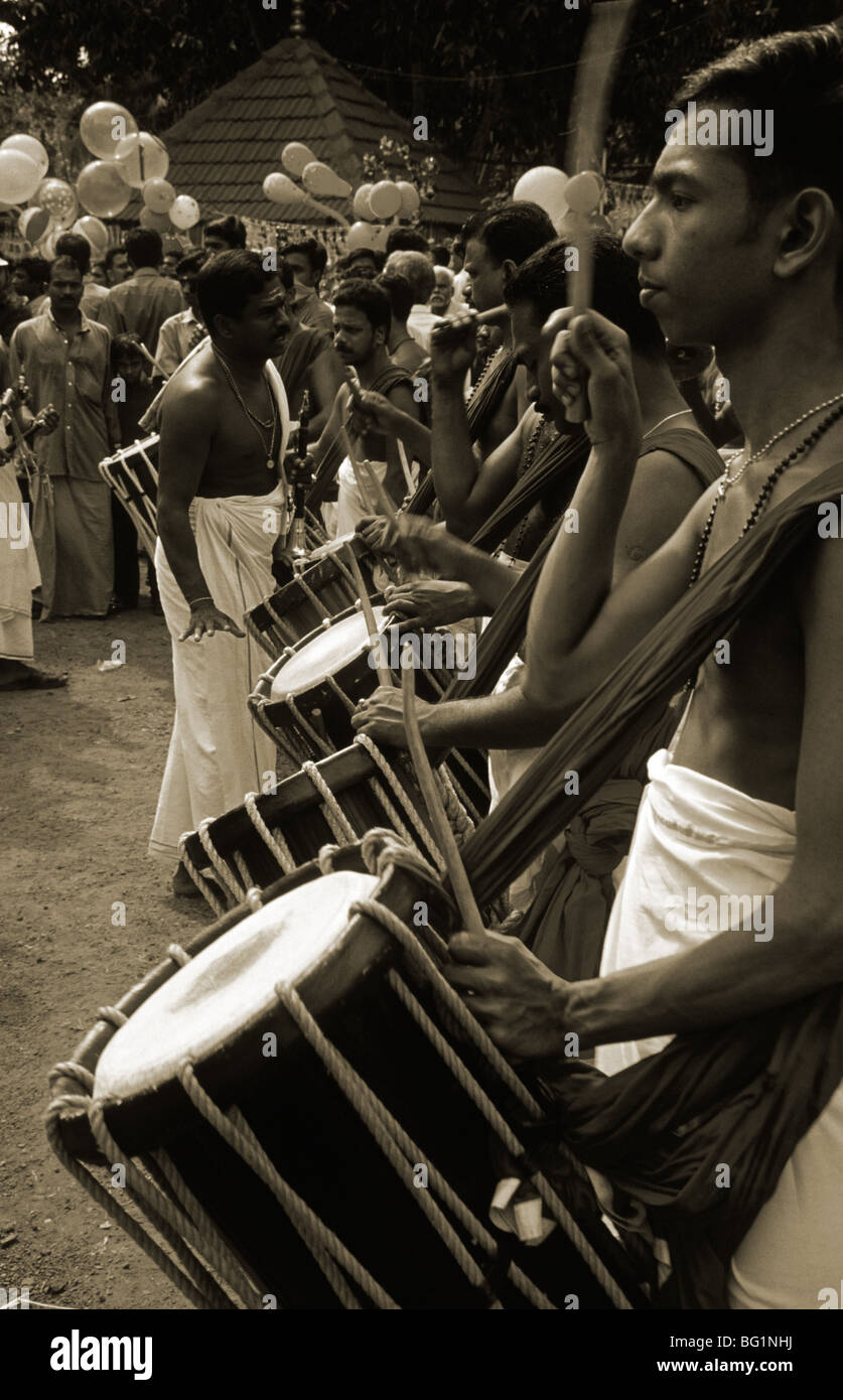 Melam - A Melam ist eine klassische Leistung von verschiedenen Arten von Musikinstrumenten, durchgeführt während des Festivals von Kerala Stockfoto