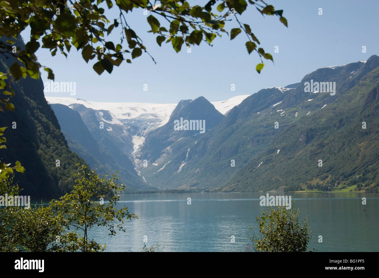 Der Gletschersee über Olden, Fjordland, Norwegen, Skandinavien, Europa Stockfoto
