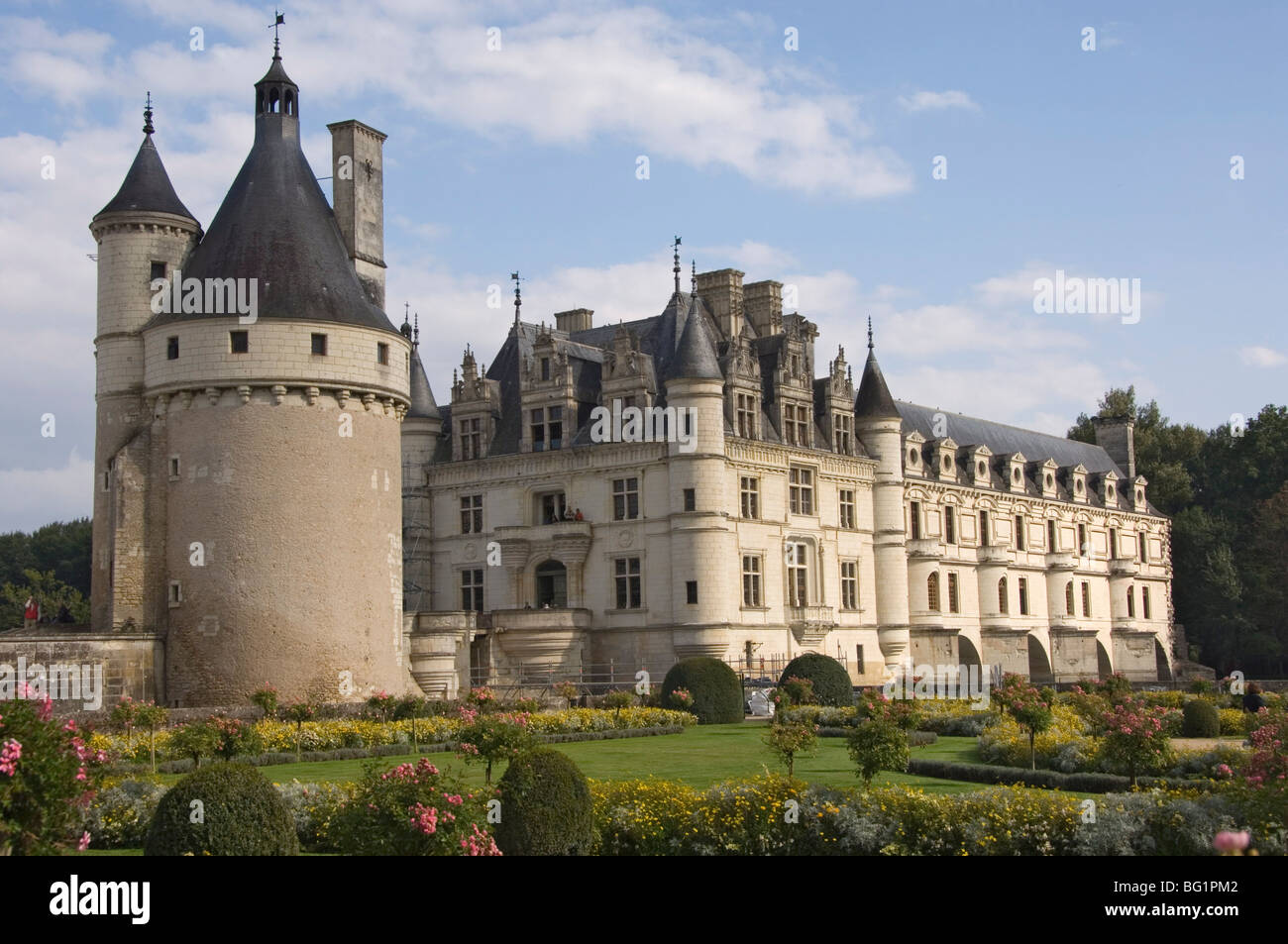 Chateau de Chenonceau und Marques Turm von Catherine de Medici Garten, Cher-Tal, Indre-et-Loire, Pays De La Loire, Frankreich Stockfoto