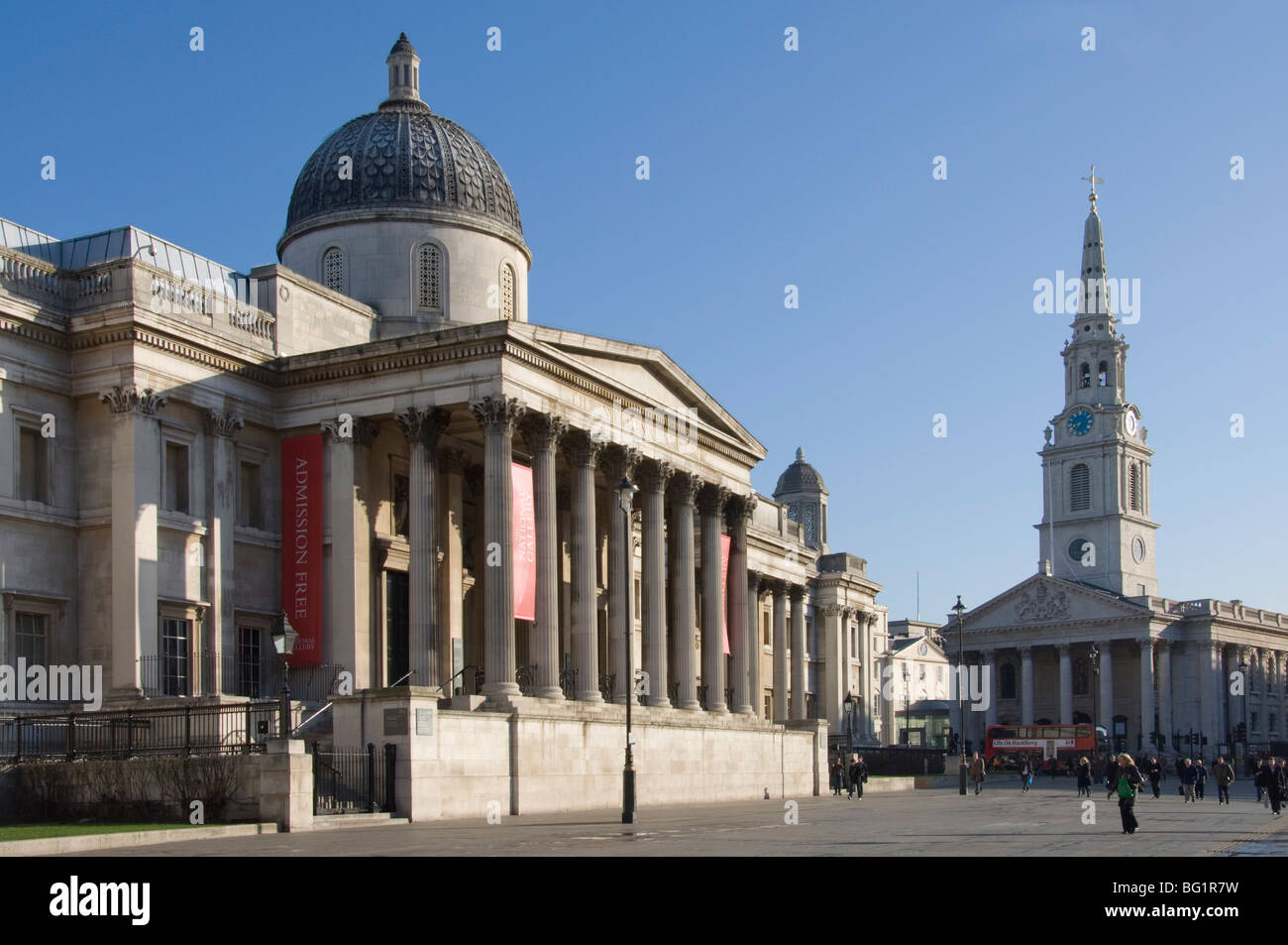 Die National Gallery und St. Martins in den Feldern, Trafalgar Square, London, England, Vereinigtes Königreich, Europa Stockfoto