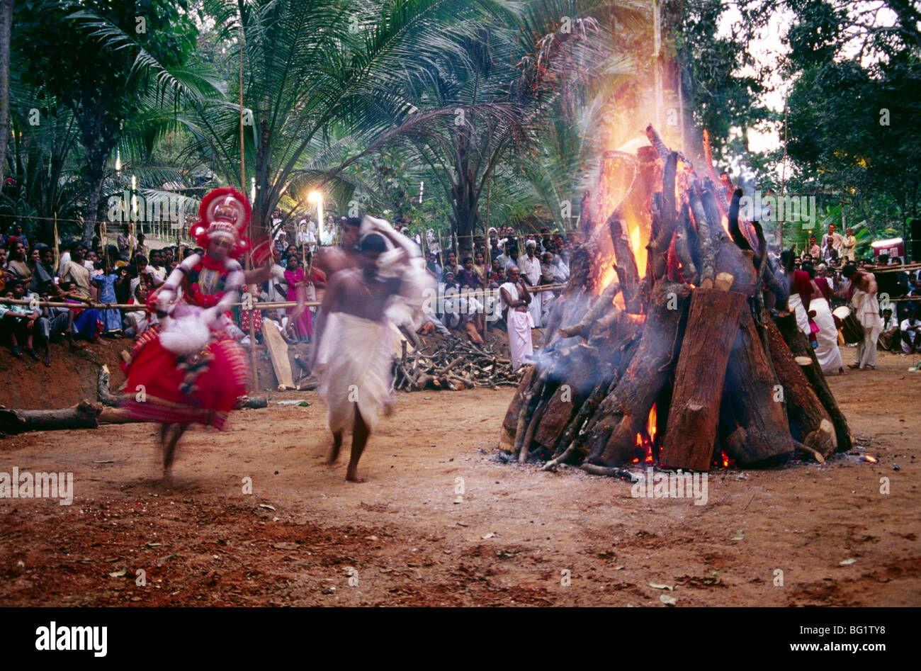 Theyyam (Kaliyattam) Kunst von Kerala Indien. Stockfoto