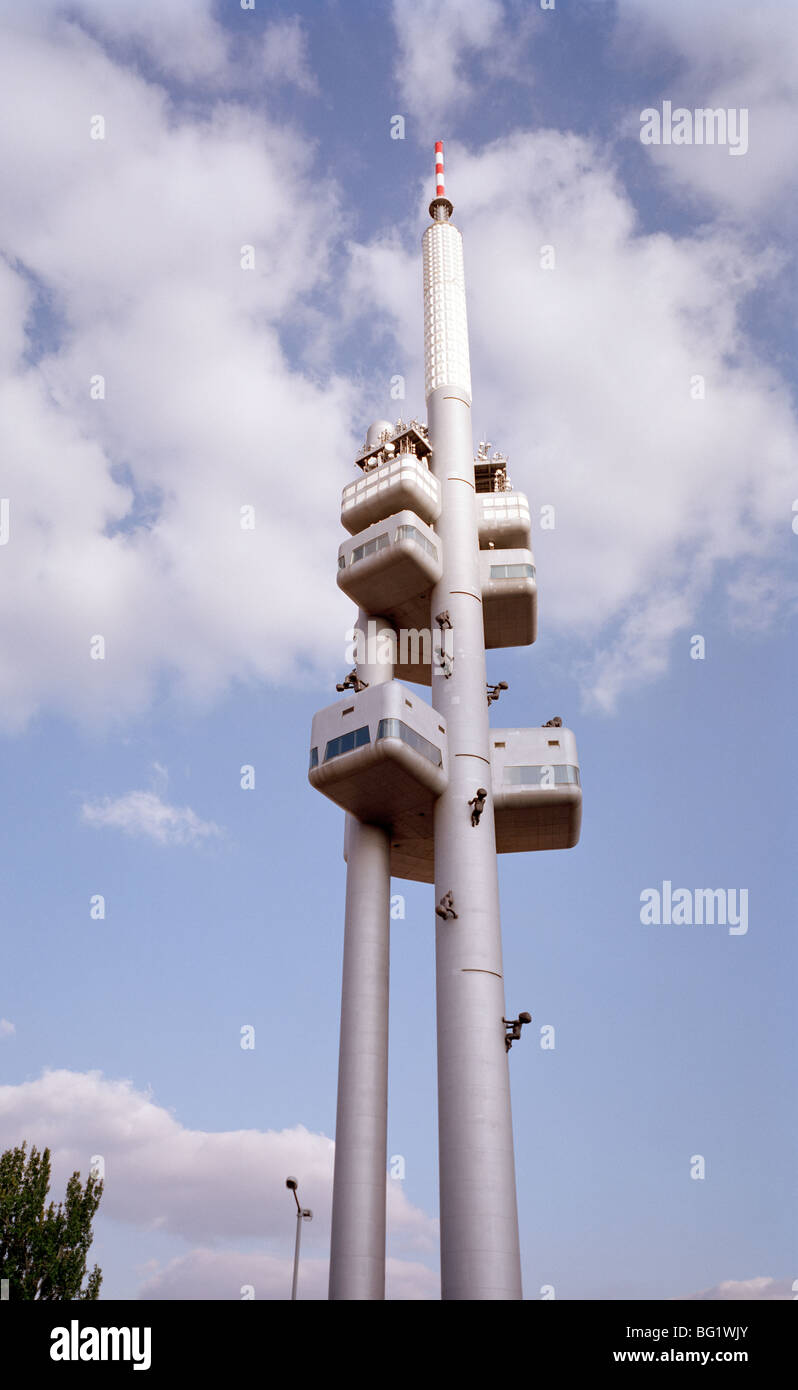 Welt Zu Reisen Der Fernsehturm Zizkov Und David Caerny Babys In Prag In Der Tschechischen Republik In Osteuropa Kulturgeschichte Stockfotografie Alamy