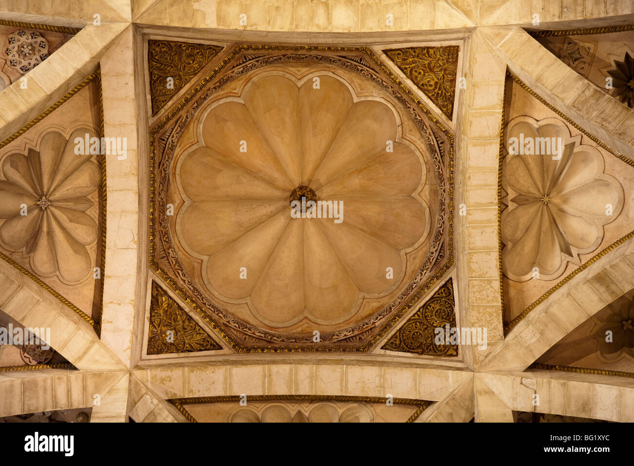 Detail der Kuppel angrenzend an Capella Villaviciosa, Mezquita von Córdoba, Andalusien, Spanien Stockfoto