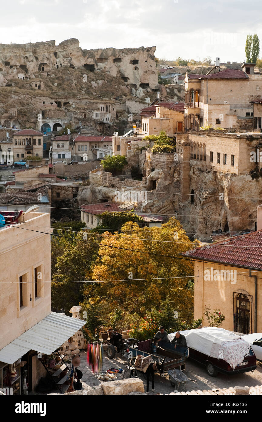 Hillside Stadt Urgup, Cappadocia in der Provinz Nevsehir, Türkei Stockfoto