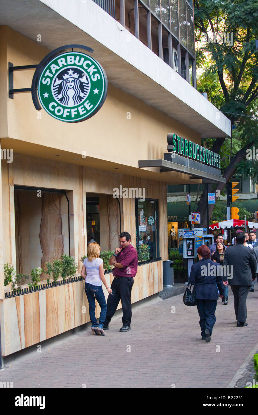Starbucks Coffee-Shop in der Zona Rosa in Mexiko-Stadt Stockfoto
