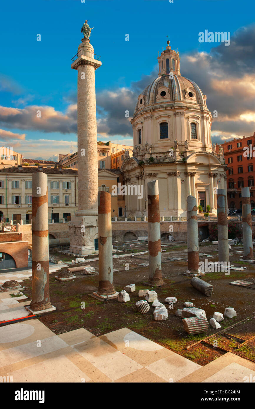 Spalten von Kaiser Trajan Forum und Trajans Spalte. Rom Stockfoto