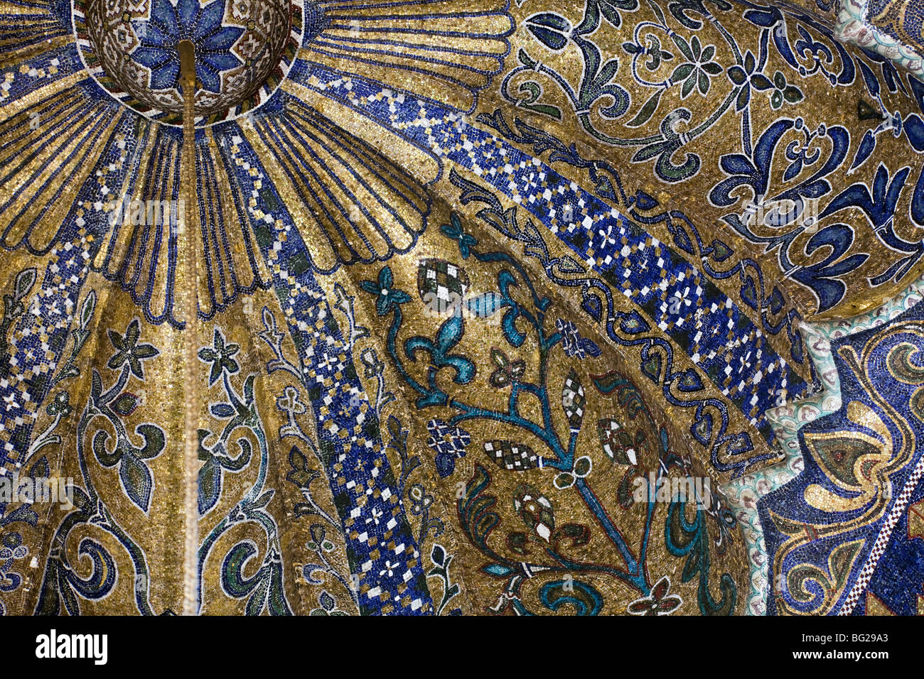 Detail der Mosaik Dekoration der Kuppel der Bucht vor Mihrab, Mezquita von Córdoba, Andalusien, Spanien Stockfoto
