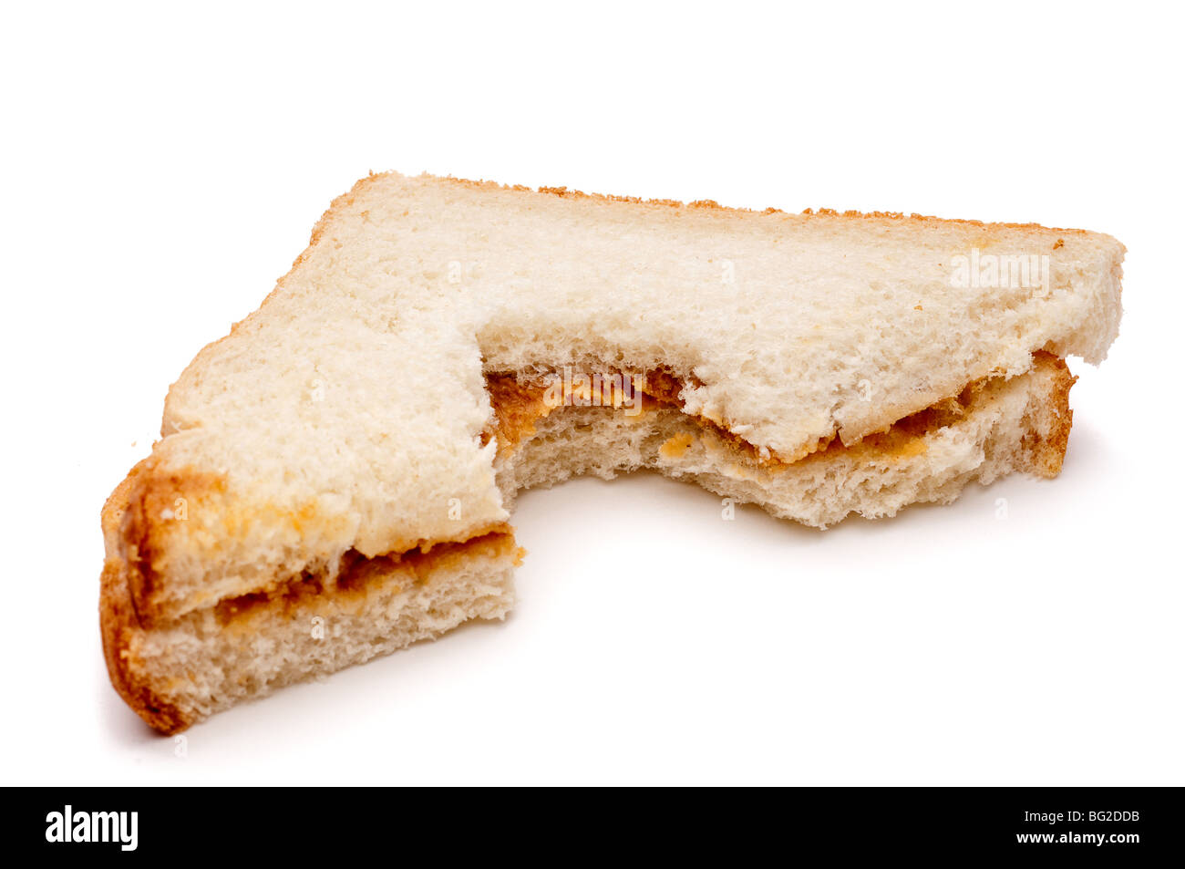 Peanut Butter Sandwich mit einem Biss herausgenommen Stockfoto