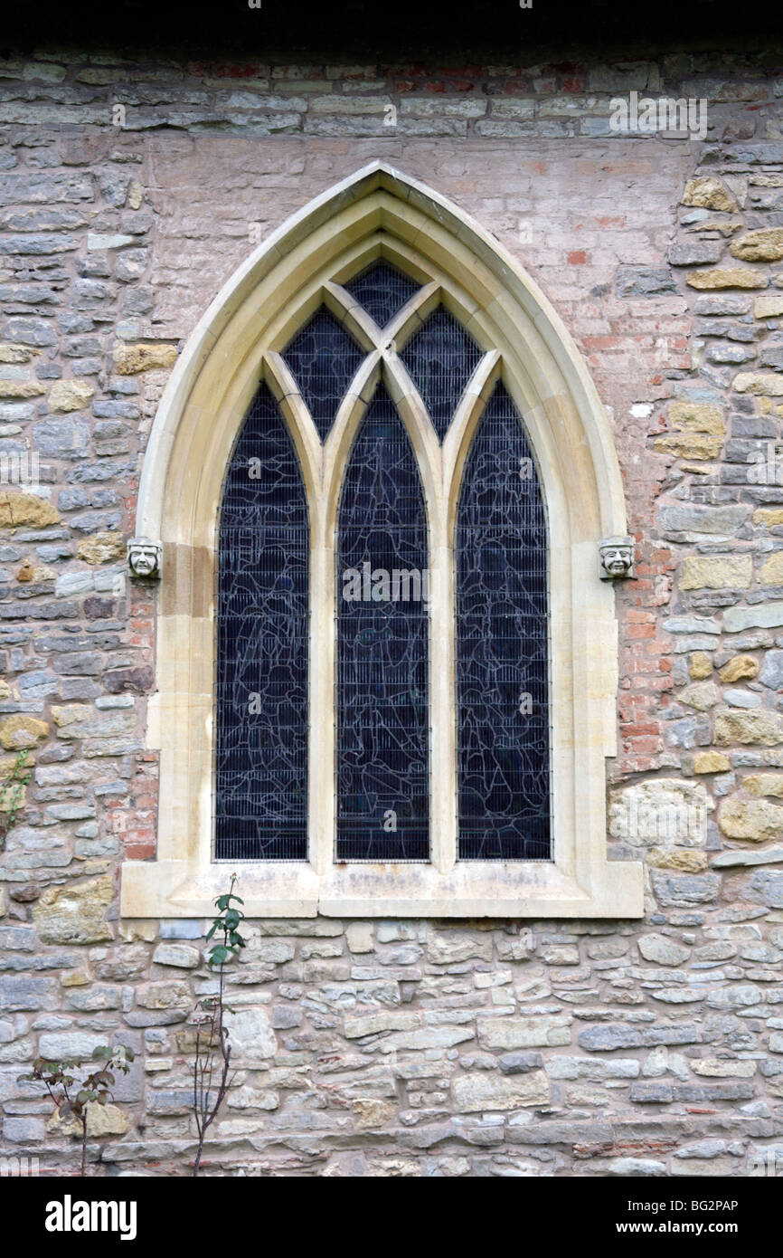 Frühe englische Fenster mit einfachen Y Maßwerk, Pfeil Kirche, Warwickshire Stockfoto