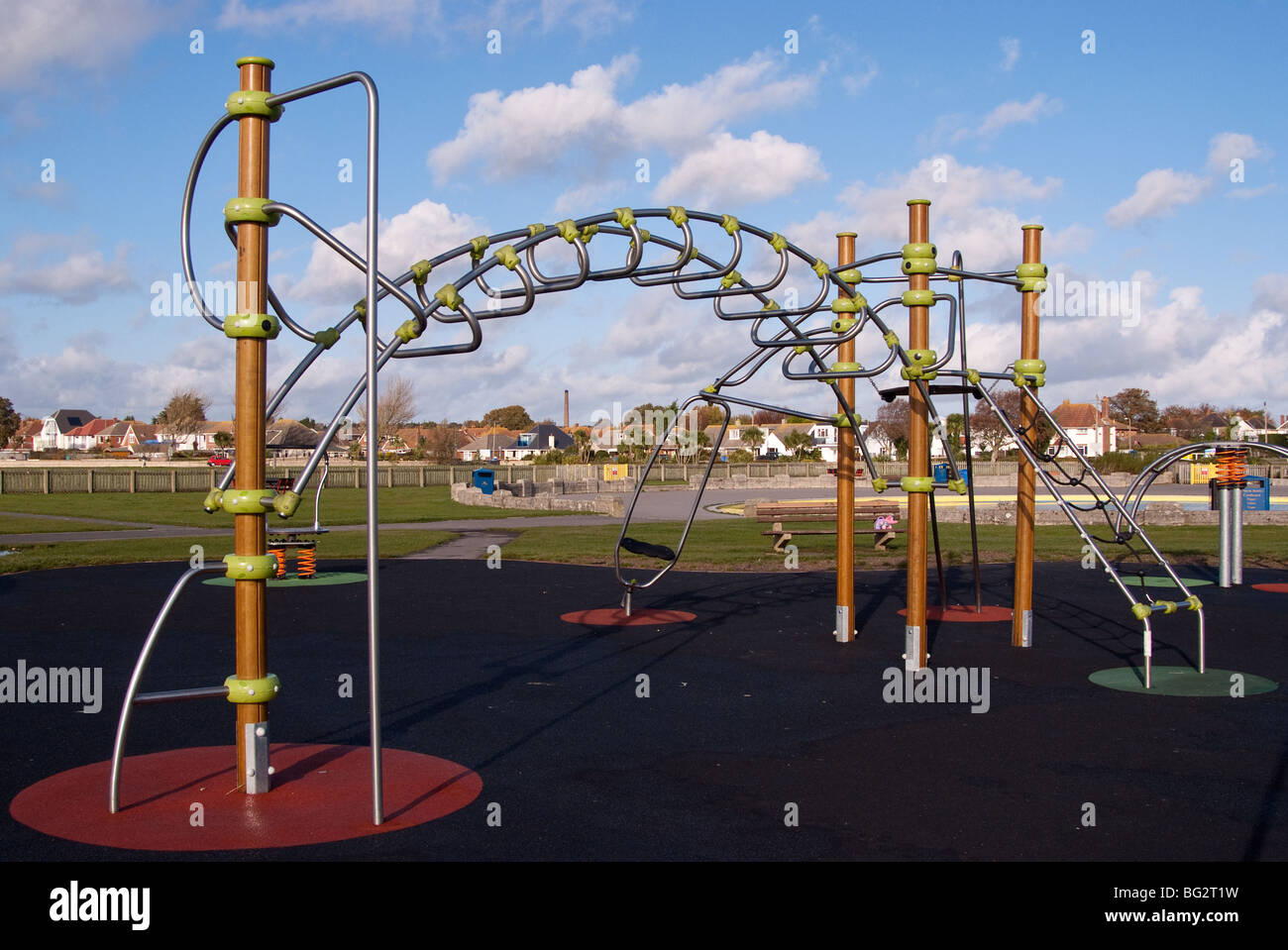 Spielgeräte in Hamworthy Park, Poole. Stockfoto