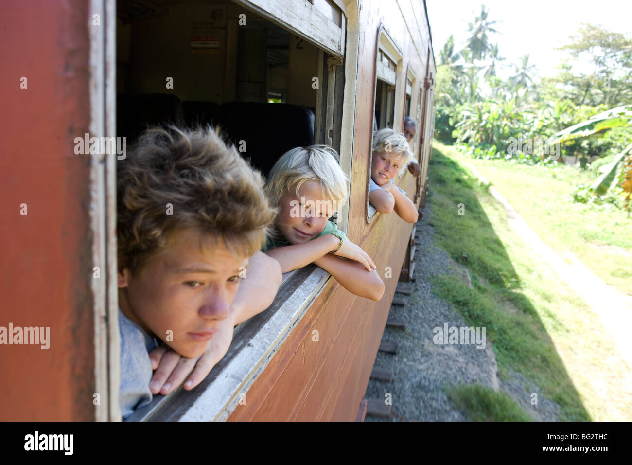 Zug von Galle nach Colombo, Sri Lanka Stockfoto
