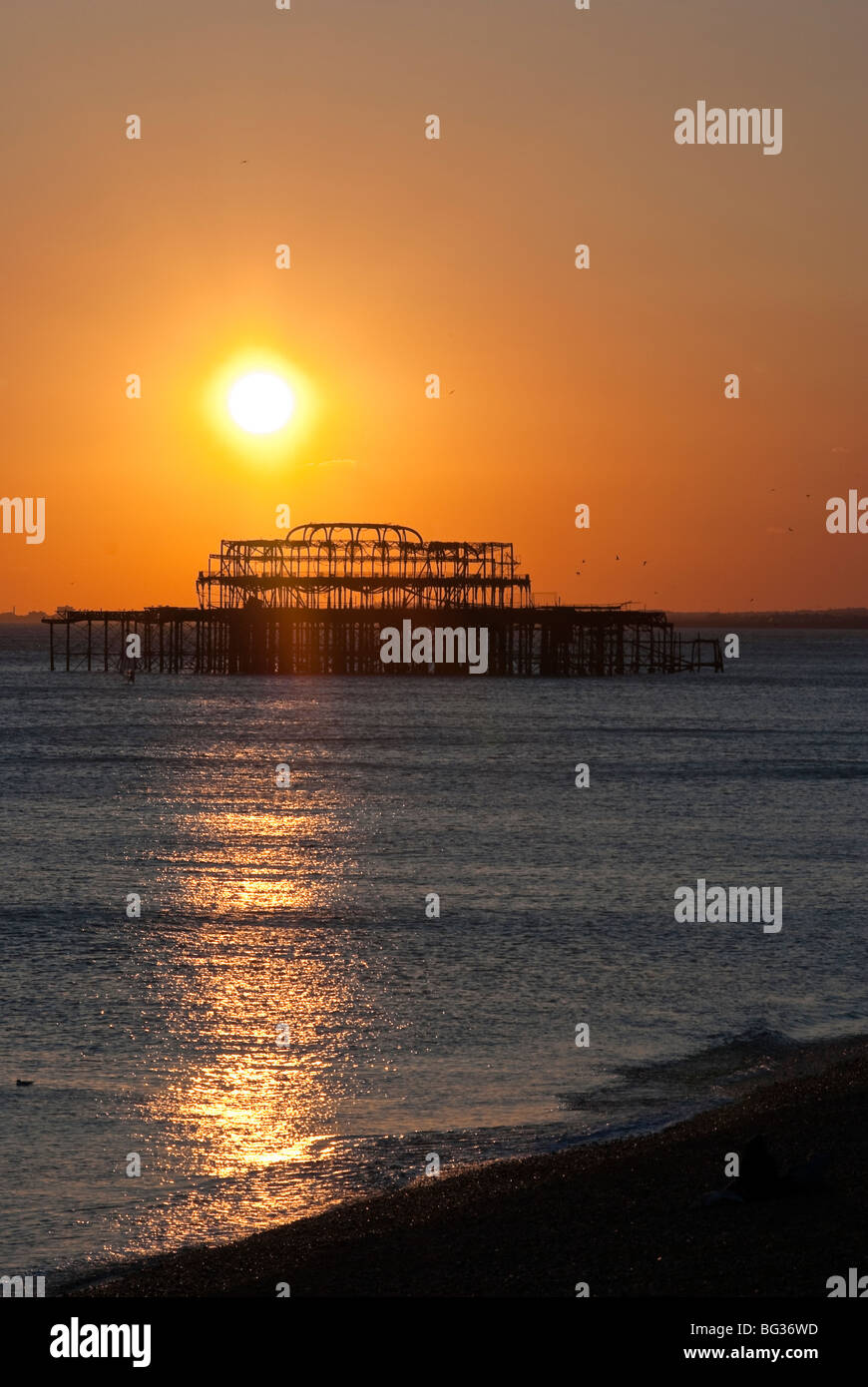 Wrack der West Pier, Brighton bei Sonnenuntergang. Stockfoto