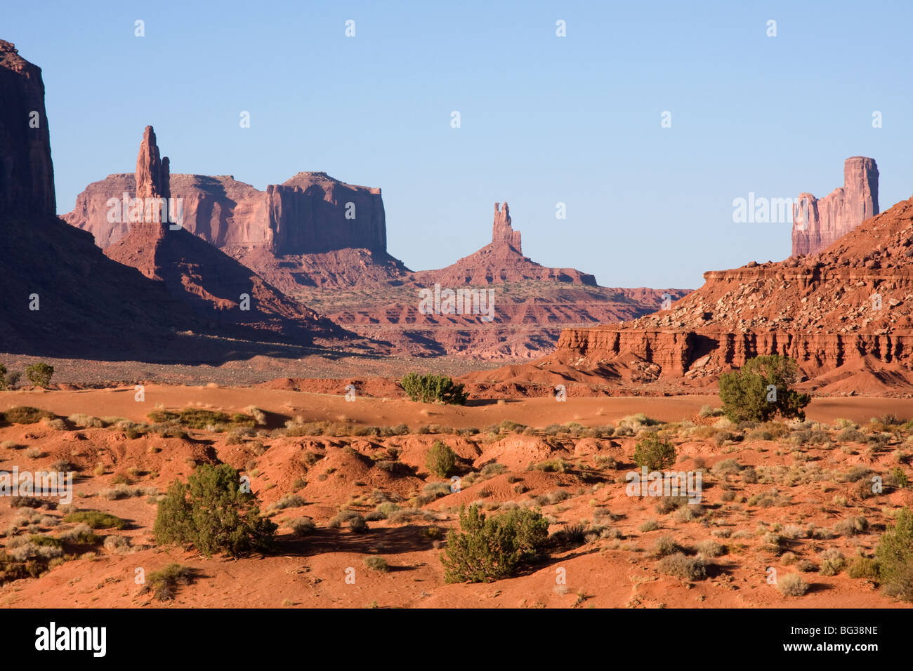 Monument Valley Big Indian, Saddleback, König auf seinem Thron und Castle Rock Stockfoto