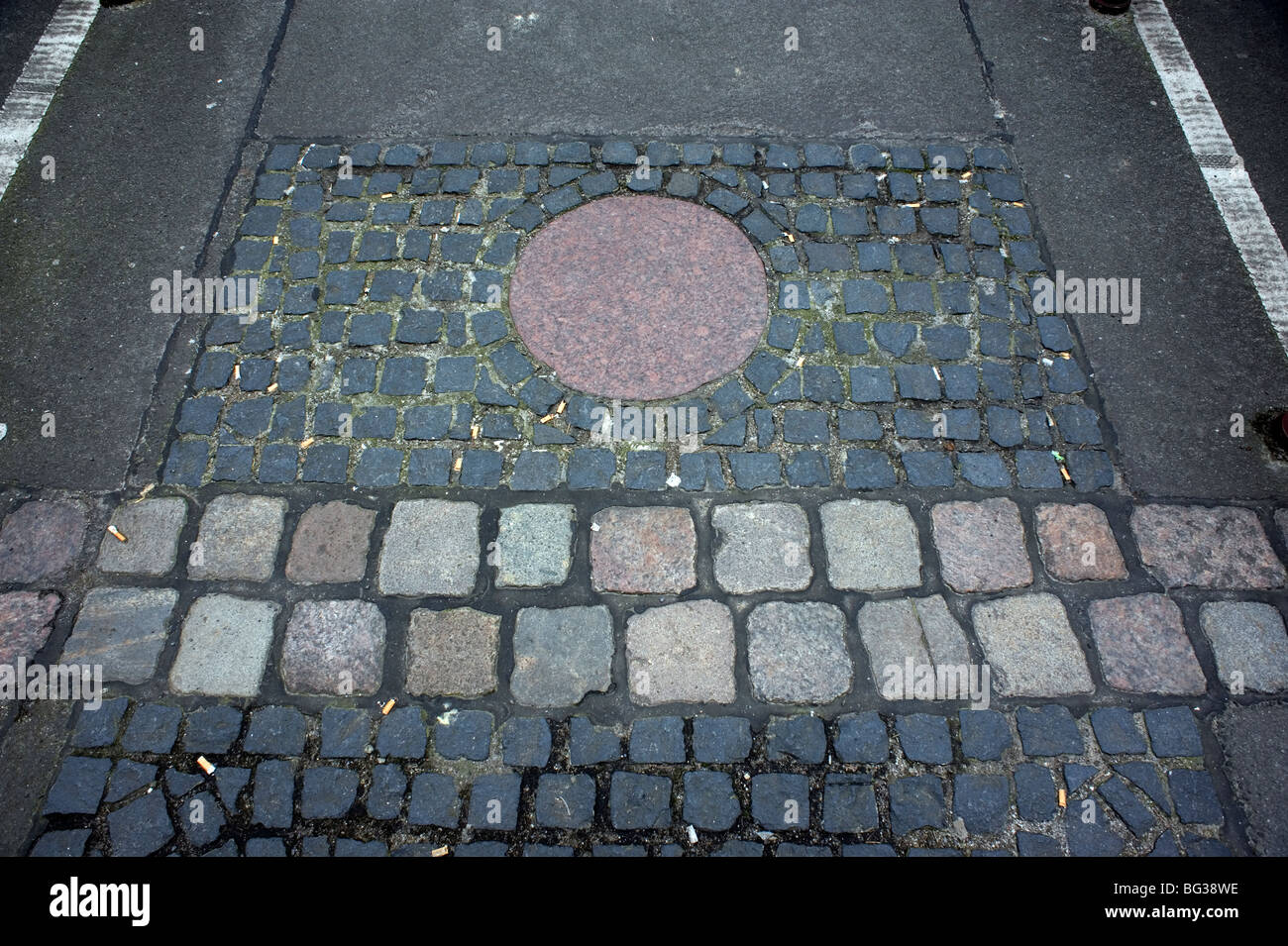 Berlin 2009 1989 DDR Deutschland Unified positiv nach vorne Geschichte kalter Krieg Ende East West teilen Stadt Berlin Wall Mauer Peter Fe Stockfoto