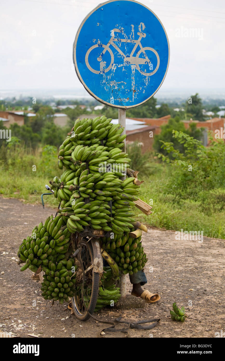 Banane Verkäufer, Dorf Masango, Provinz Cibitoke, Burundi, Afrika Stockfoto