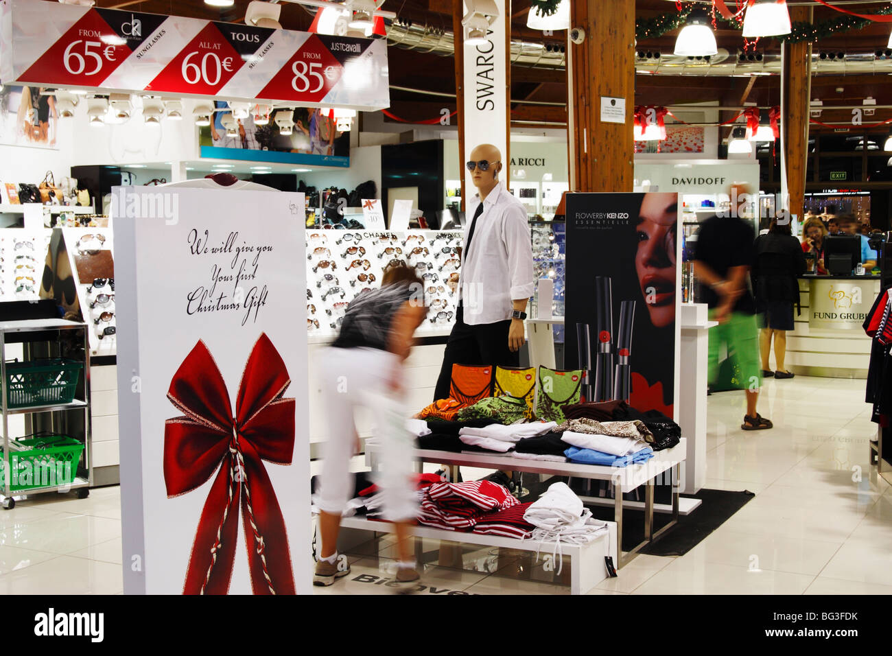 im duty free shop Stockfotografie Alamy