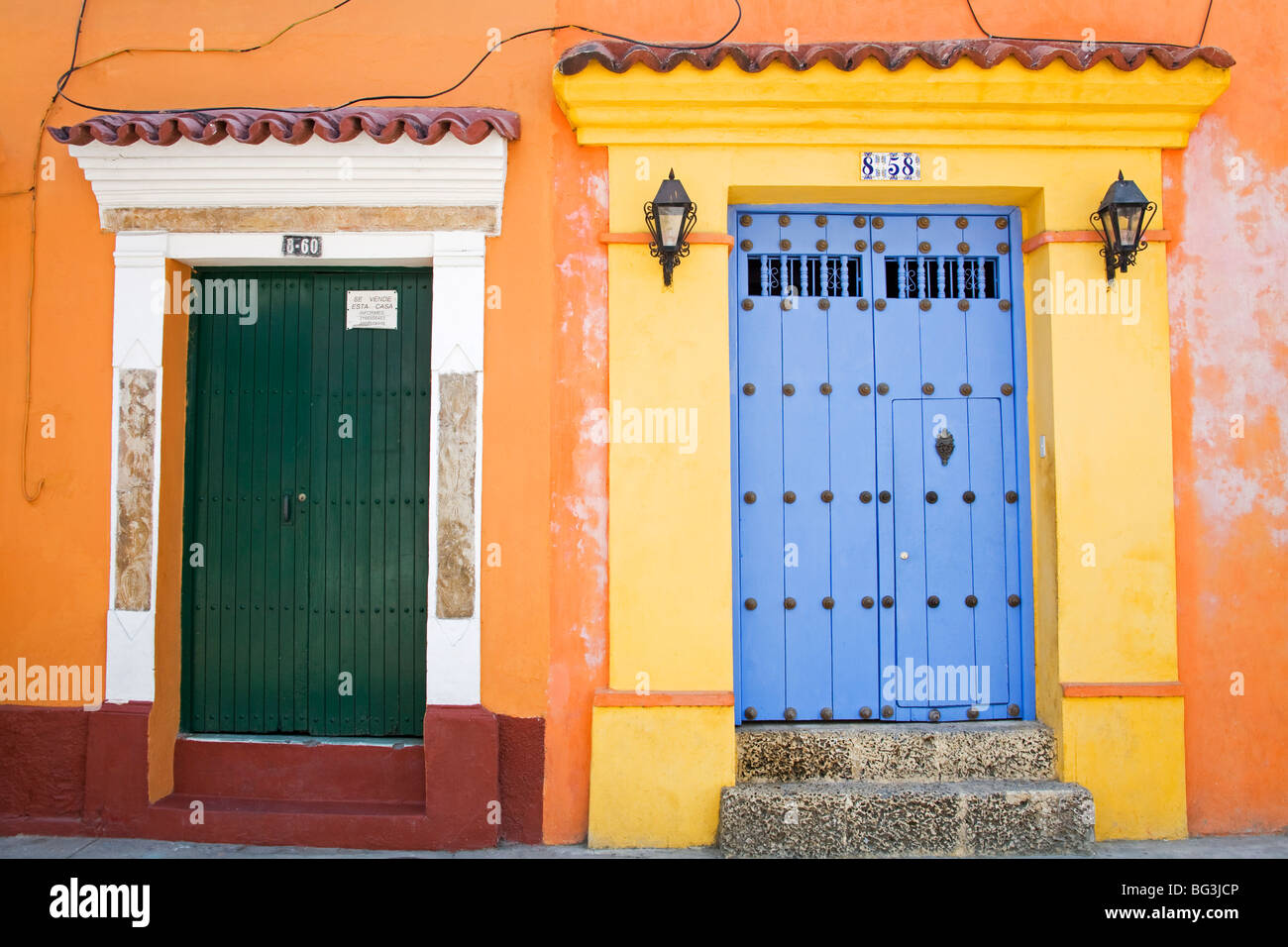 Türen in alten Mauern umgebene Stadt Bezirk, Cartagena Stadt, Bundesstaat Bolivar, Kolumbien, Südamerika Stockfoto