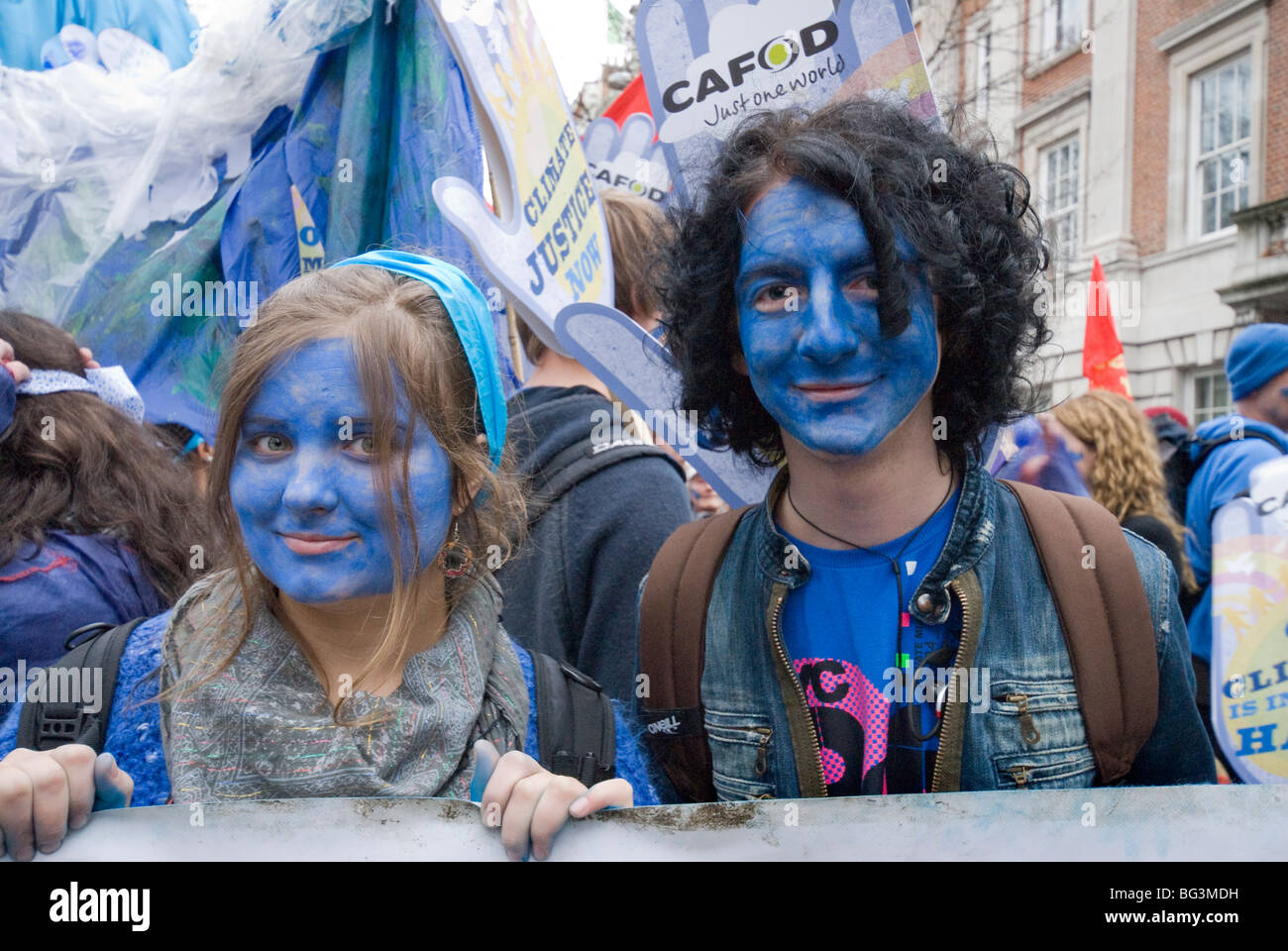 50.000 fordern Maßnahmen gegen den Klimawandel auf die Welle, die größte jemals UK Klimawandel März in London. 5. Dezember 2009 Stockfoto