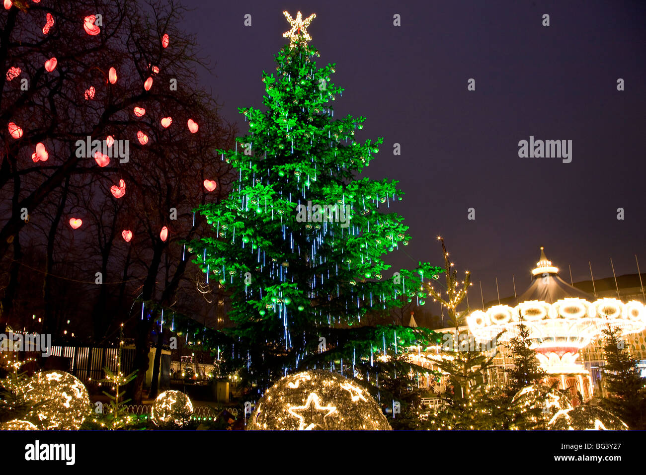 Weihnachtsbaum im Tivoli Kopenhagen Stockfoto