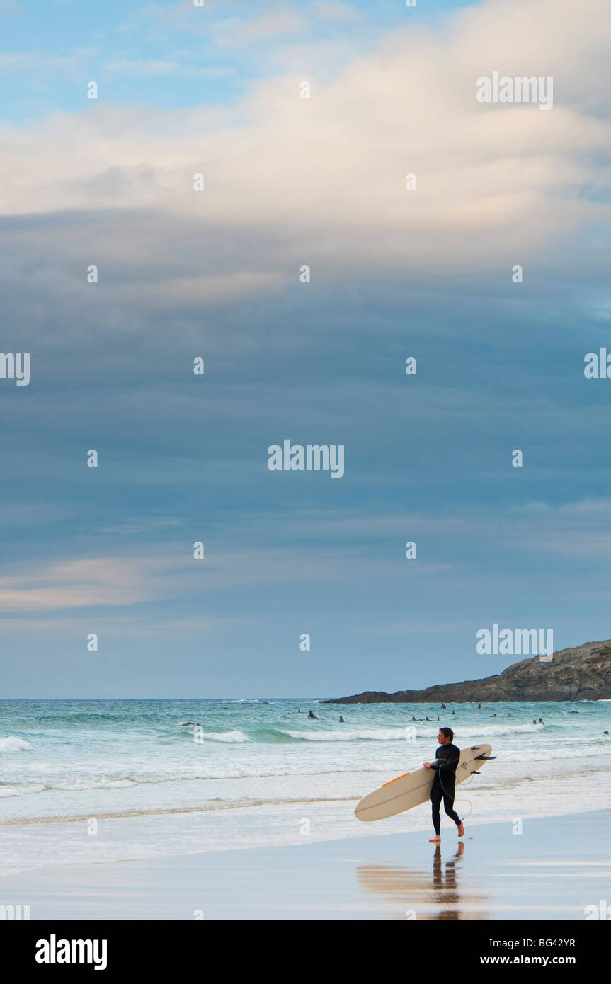 Großbritannien, England, Cornwall, Newquay, Fistral Strand, Surfer Stockfoto