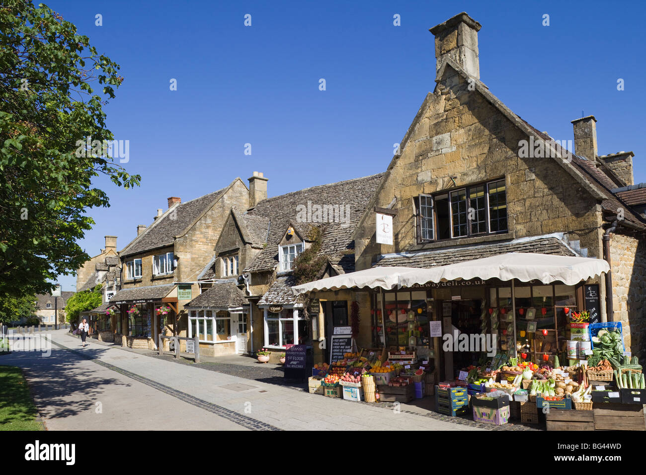 England, Worcestershire, Cotswolds, Broadway, Geschäfte Stockfoto