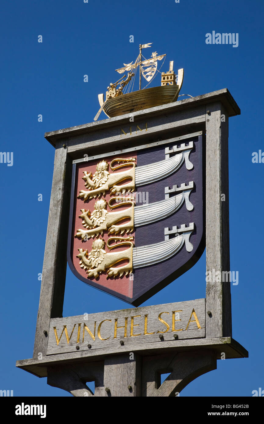 England, East Sussex, Winchelsea, heraldische Ortstafel Stockfoto