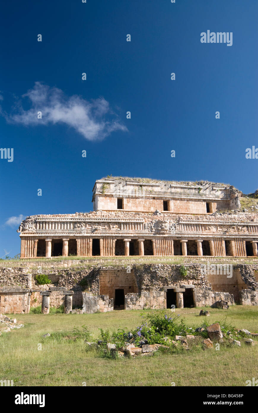 El Palacio (der Palast), Sayil, Yucatan, Mexiko, Nordamerika Stockfoto