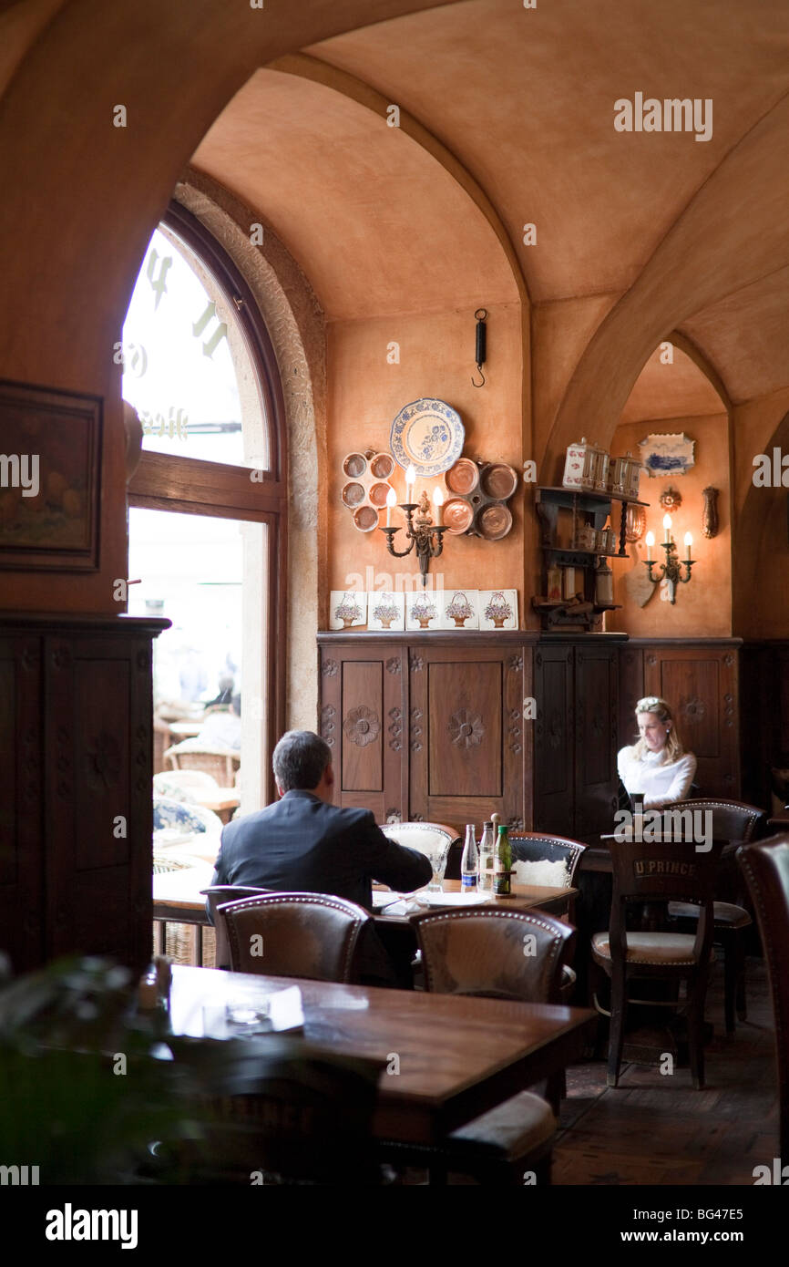 Traditionelles Cafébar, Prag, Tschechische Republik Stockfoto